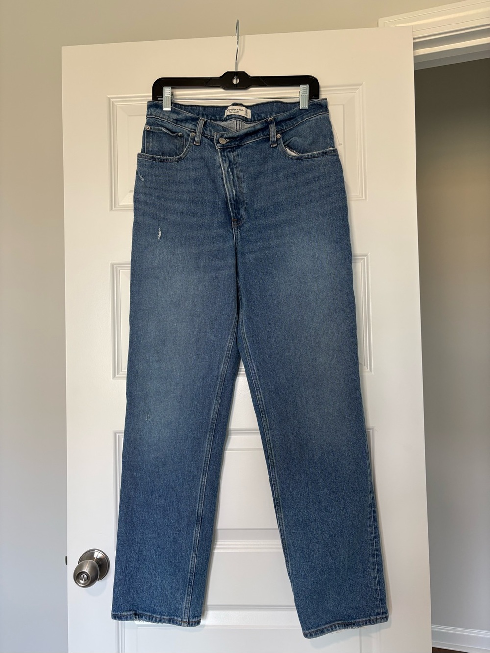 NWOT Abercrombie & Fitch 90s Straight Ultra High Rise Jeans Size 10